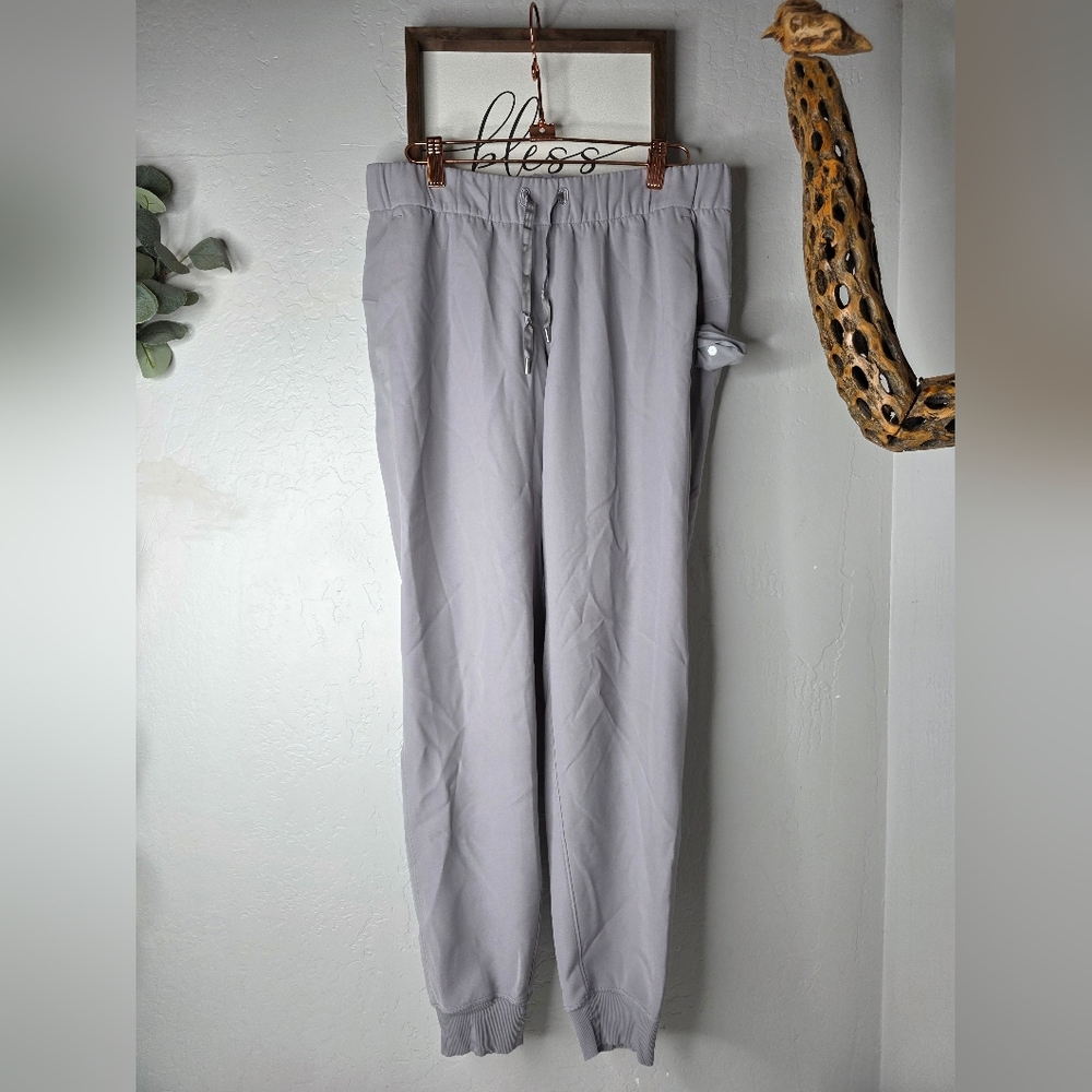 Lululemon Gray Running Women's‎ Joggers Size 8